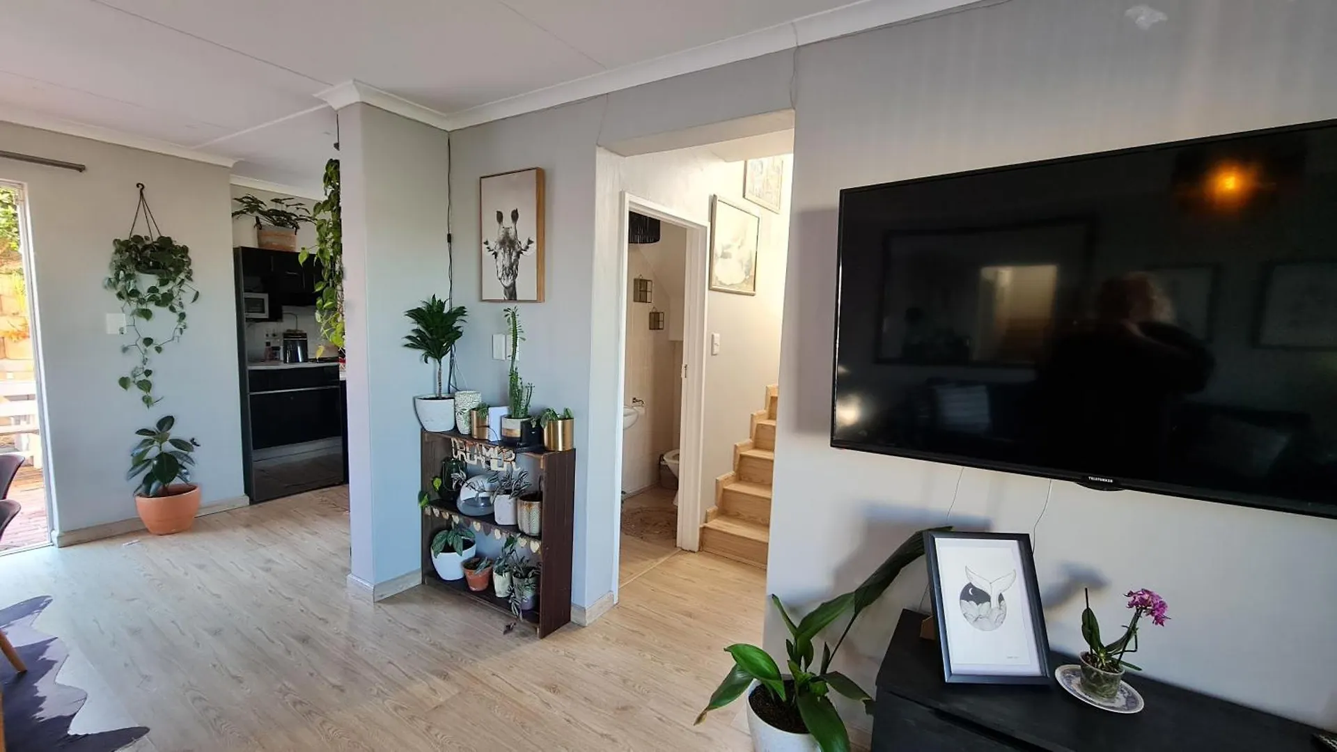 3 Bedroom Beach House With Ocean Views Across The Road From The Beach Bloubergstrand