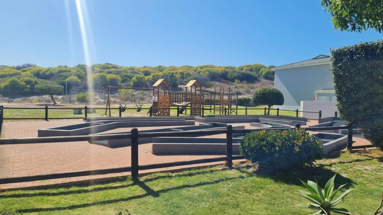 Сasa de vacaciones 3 Bedroom Beach House With Ocean Views Across The Road From The Beach Bloubergstrand